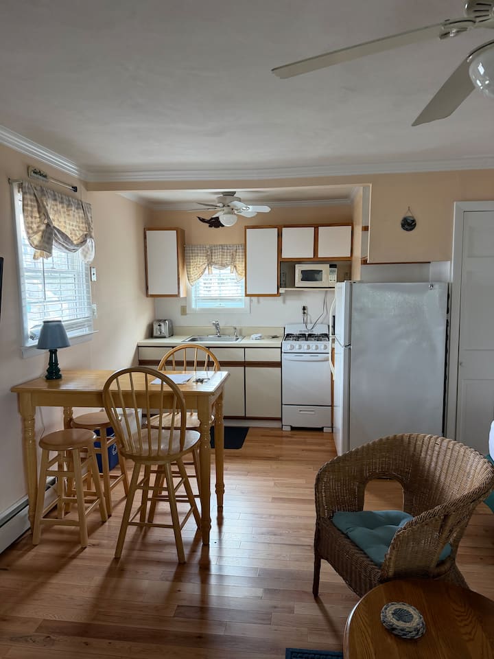 Oceanfront Studio; Steps To The Beach - Hampton Beach, NH
