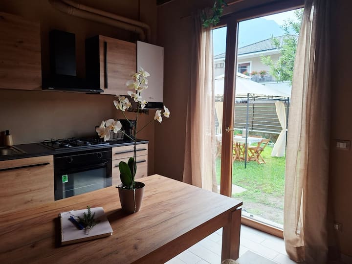 Chalet 2 Camere, Jacuzzi, Parking Auto E Ricarica - Domodossola