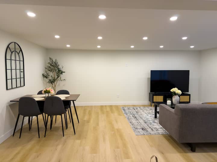 Cozy & Private Suite - Burien, WA