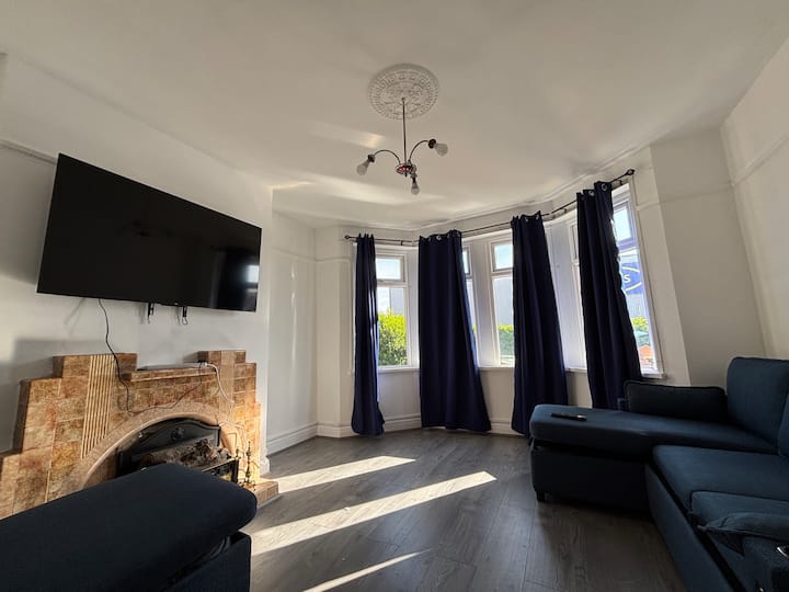 Iconic Space - Hideaway W/hot Tub & Pool Table - Cardiff