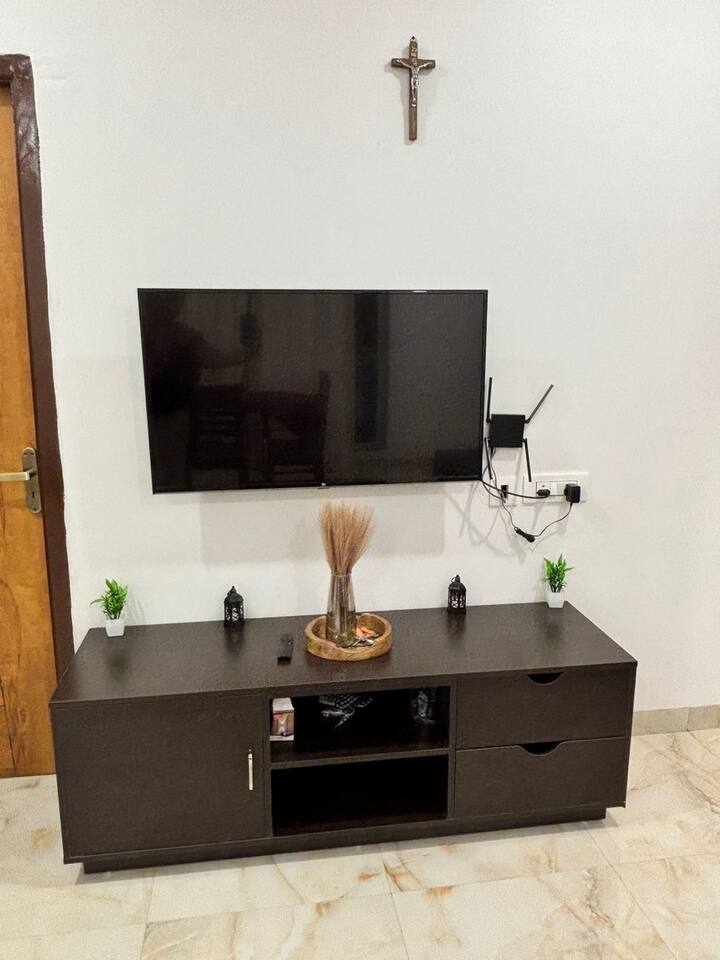 Living room image 4