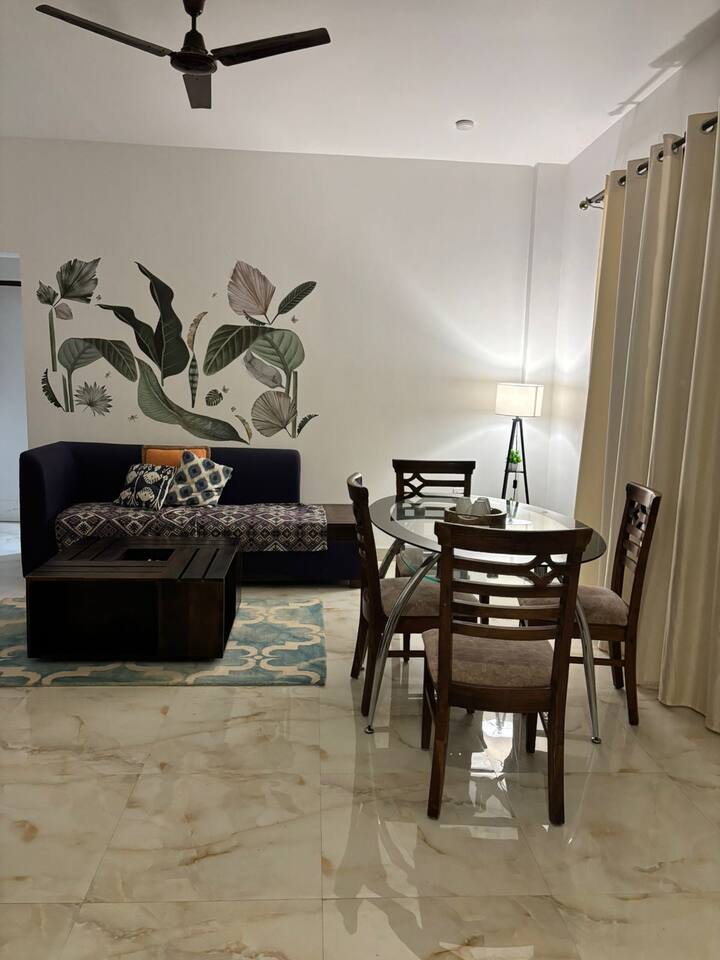 Dining area image 2