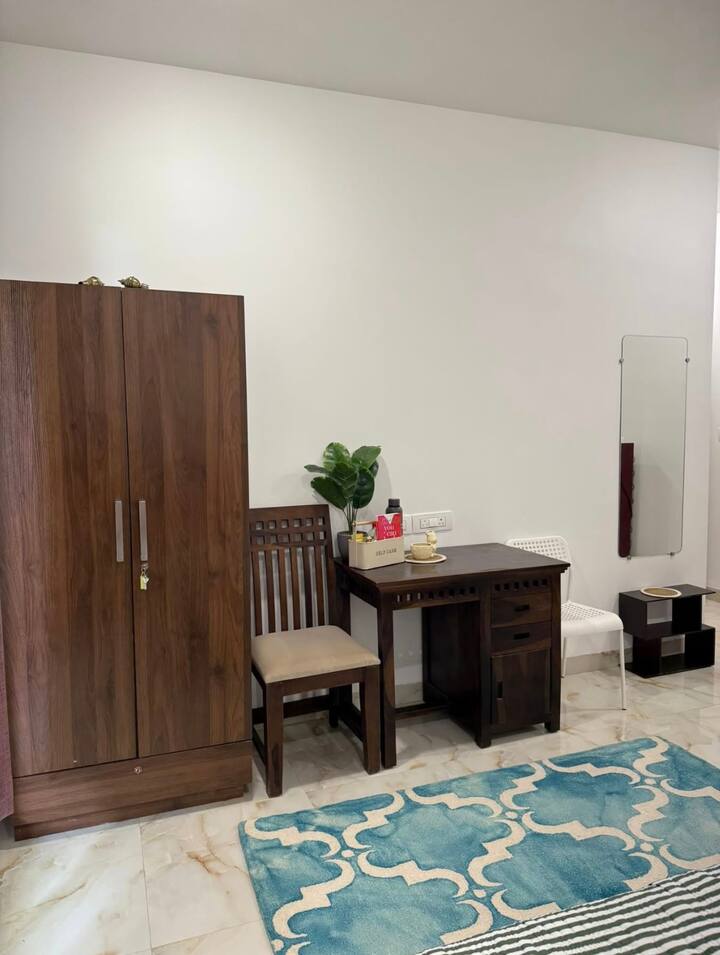 Dining area image 4