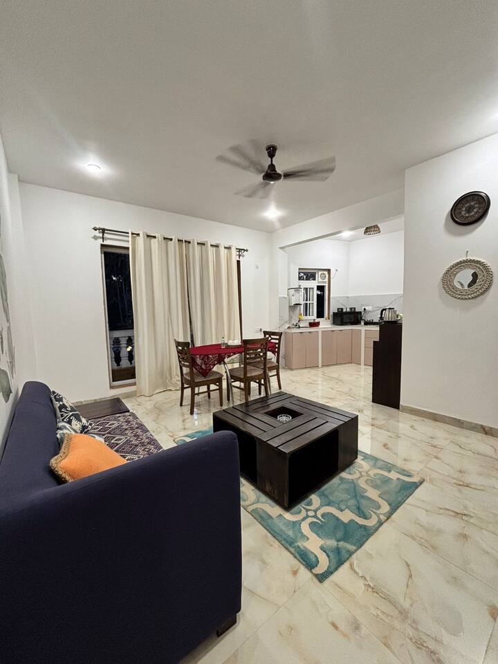 Living room image 5