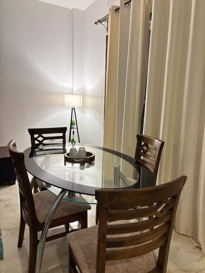 Dining area image 1