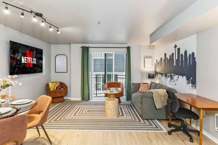 1 Br Condo | Space Needle | 99 Walk Score - Queen Anne - Seattle