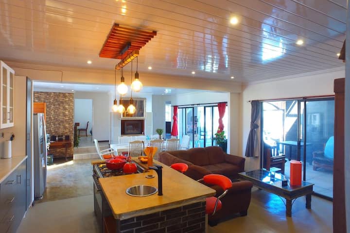 Poolside Beach Escape - Franskraal