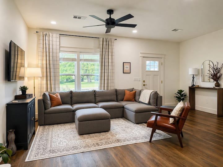 The House Onyx | A Modern Farmhouse Retreat - Mena, AR