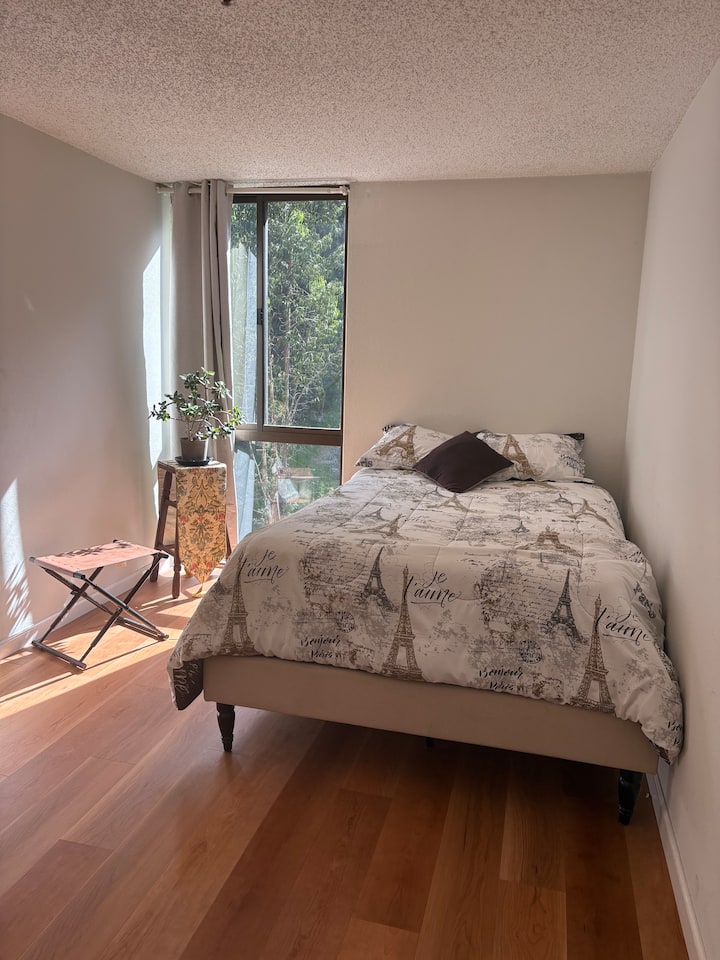 Your Cozy Bay Hideaway With Private Bath - Berkeley, CA