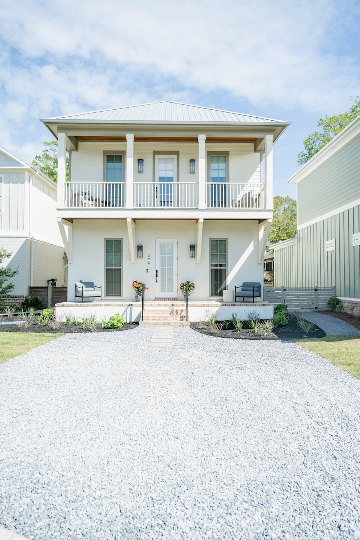 Porter Row Coastal Cottage | Bikes + Beach - Ocean Springs, MS