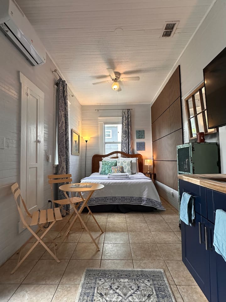 Private Guest Suite  Near Downtown & Airport - Tampa, FL