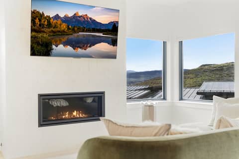 Top Airbnb: Deer Valley Lake and Ski Mountain Views w/ Hot Tub in Park City