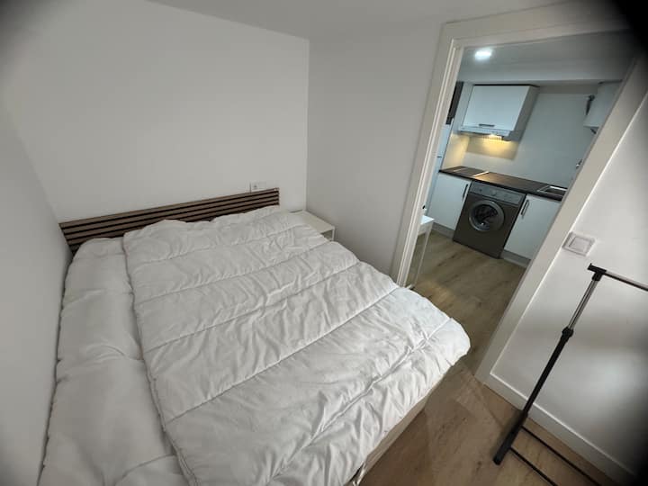 Céntrico Mini Apartamento Con Todos Los Servicios. - Erandio