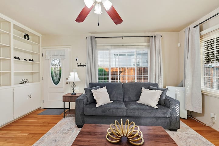 Cute, Quiet & Cozy 1-bd / 1-ba Home - Stockton, CA