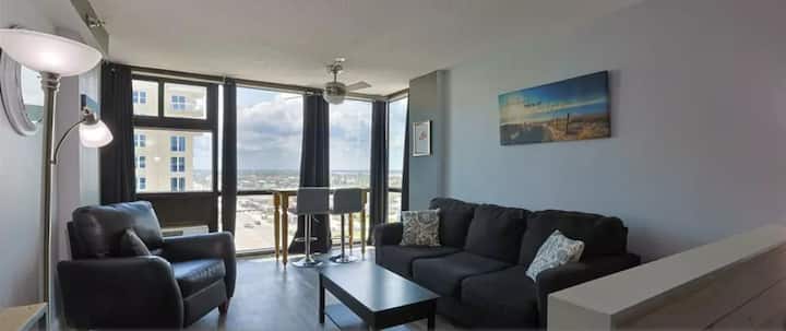 Top Floor Corner Oceanview Panoramic Studio W/pool - Daytona Beach, FL