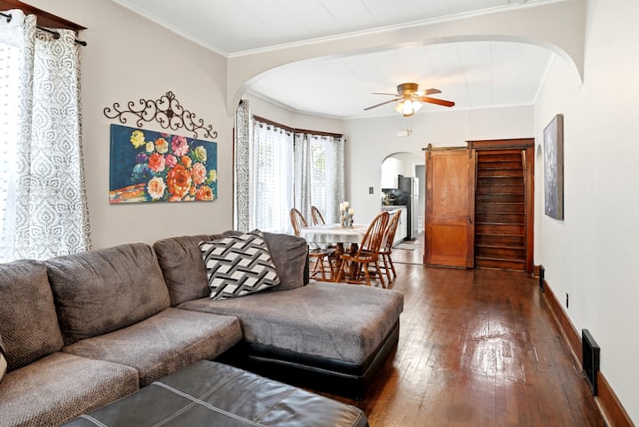The Jewell Nest | Hot Tub | Near Downtown Topeka - Topeka, KS