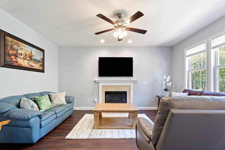 Cozy 5bd 2.5ba In Heart Of Apex - Apex, NC