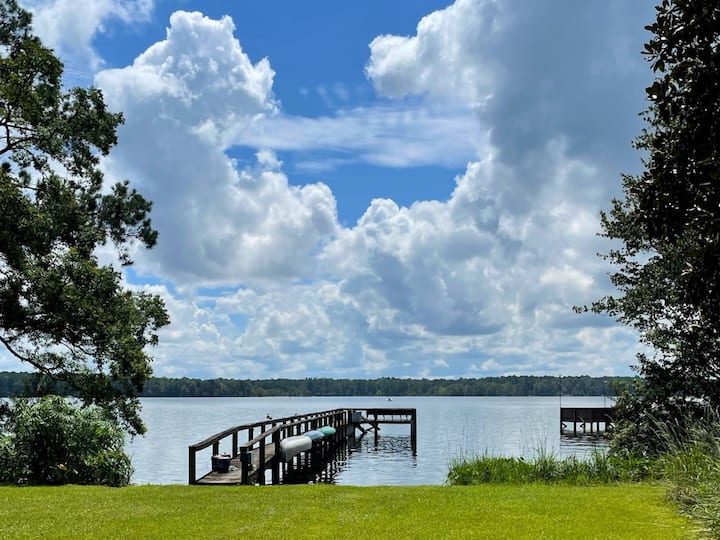 Pinopolis: Waterfront Estate W/ Private Dock - Moncks Corner, SC
