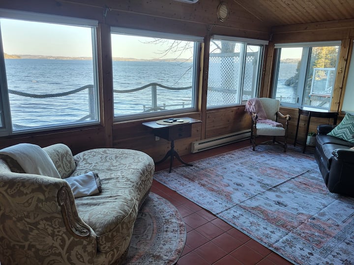 Pet Friendly Waterfront Retreat 800 Sq Ft - New Brunswick