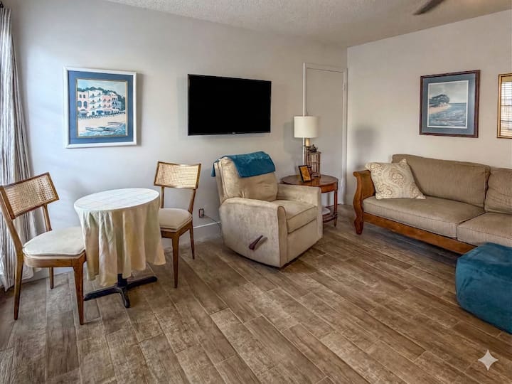 Cozy & Modern Lauderhill Studio With Private Entry - Sunrise, FL