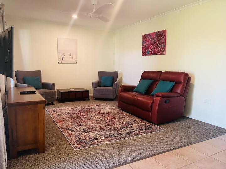 Coastal Comfort In Bargara - Next To Kelly's Beach - Bargara
