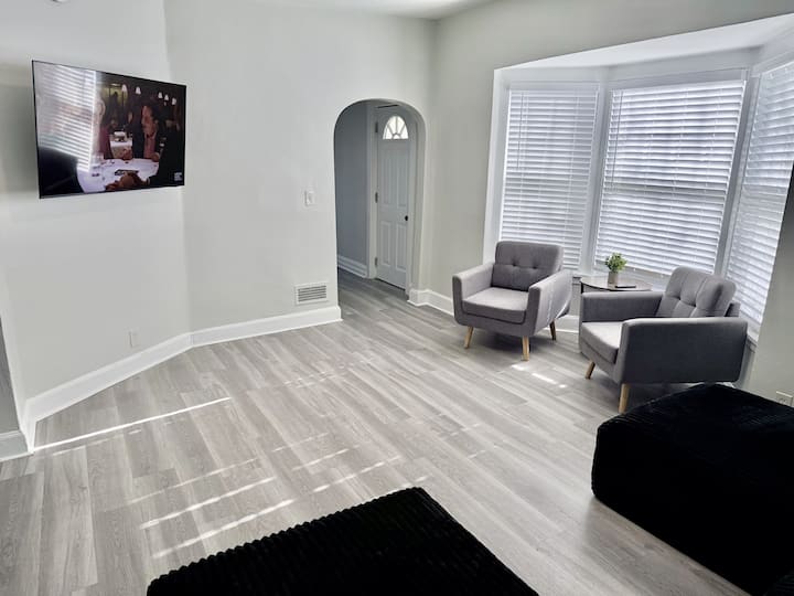Spacious Home Dt Waukegan - 10 Min From Naval Base - North Chicago, IL