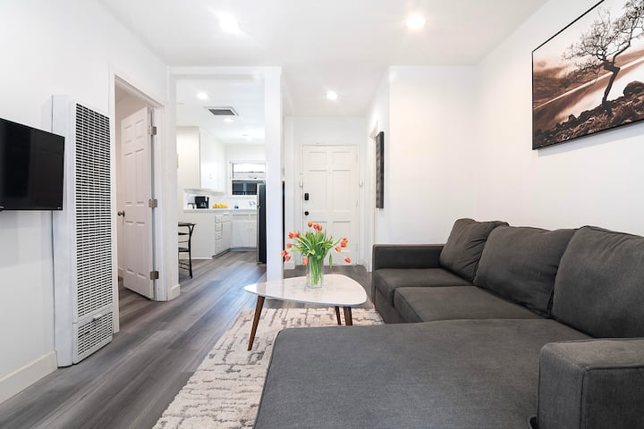 Central Cozy 5 Bed Apartment Near Beverly Hills - Beverly Hills
