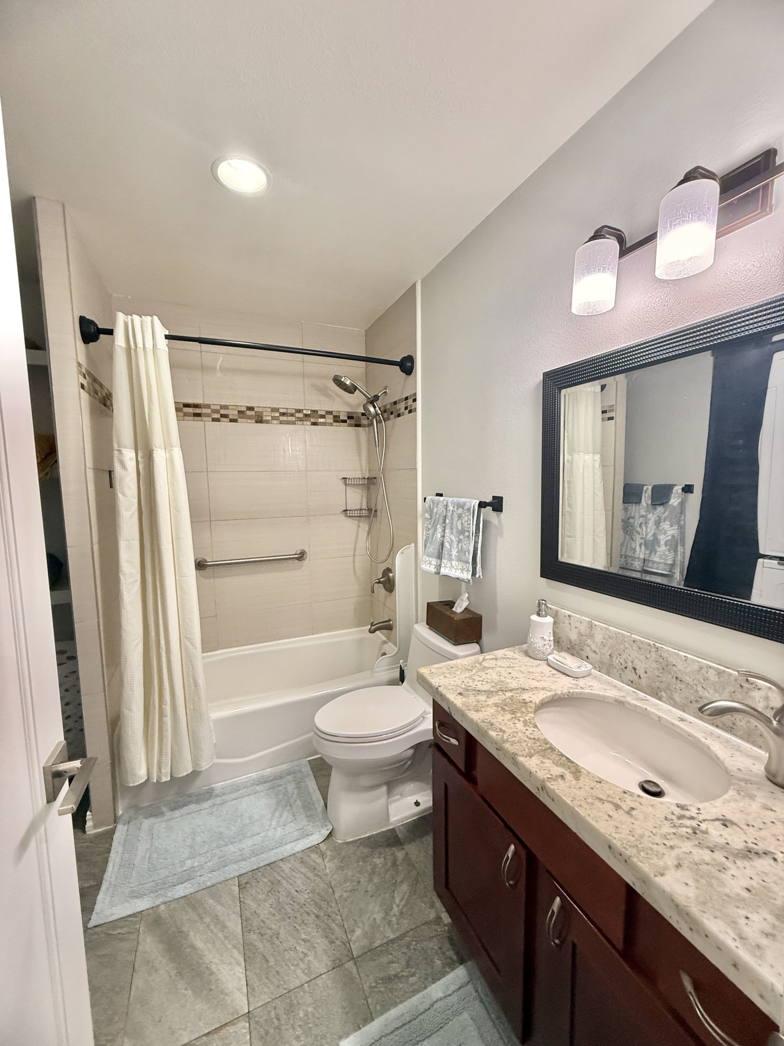 Condo in Kapaa · ★5.0 · 2 bedrooms · 4 beds · 1 private bath - Image 10