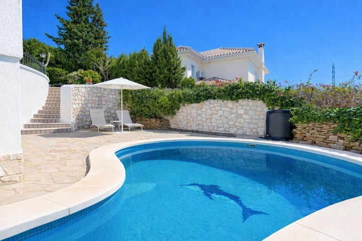 Villa Sata V100 - Fuengirola