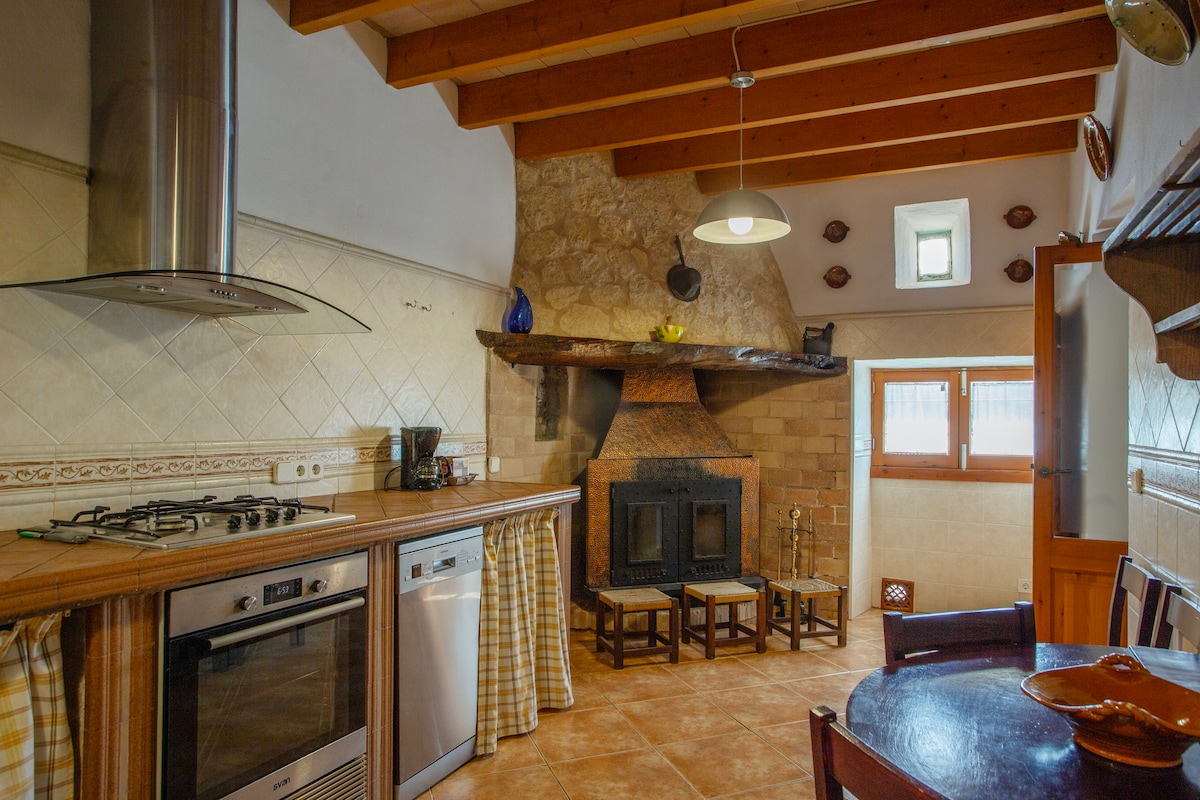 Finca Can Serigot with a large garden and a pool 4