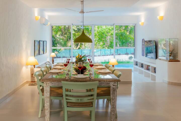 Dining area image 1