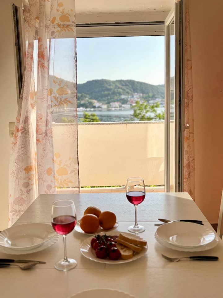 Plijesa Riva 1 - Apartment With Sea View - Rab
