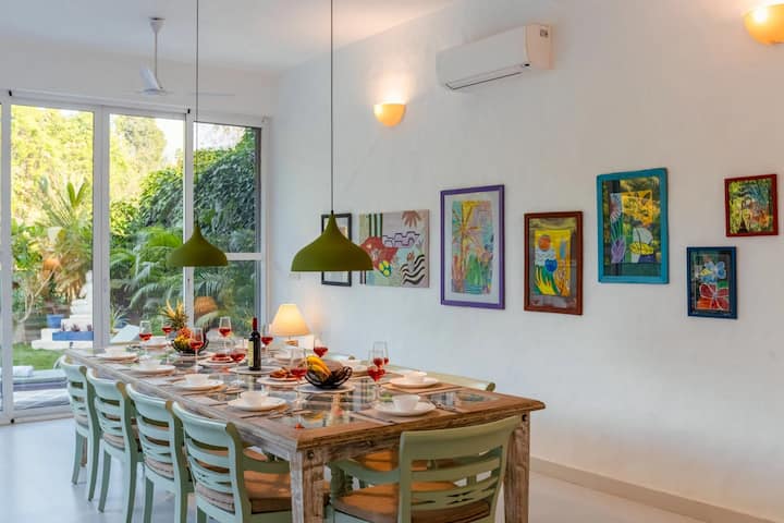 Dining area image 2
