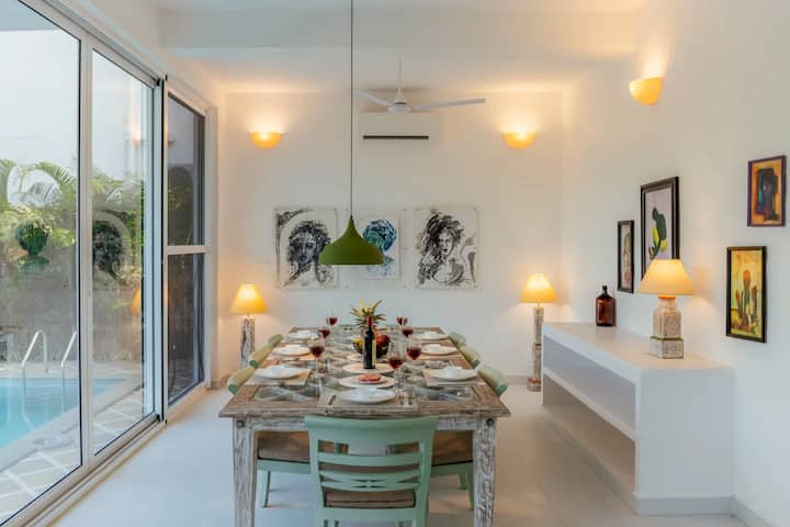 Dining area image 4