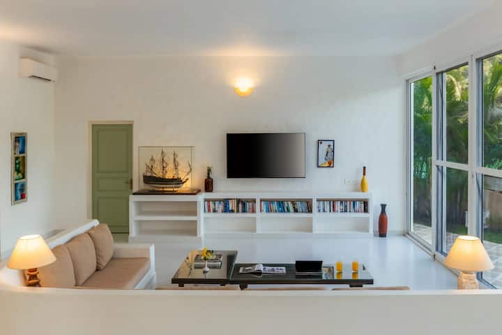 Living room image 3