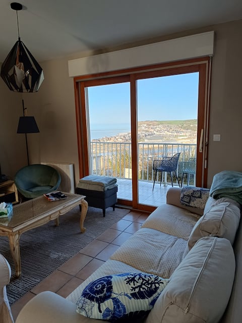Top Airbnb: The House on the Cliff. in Le Tréport