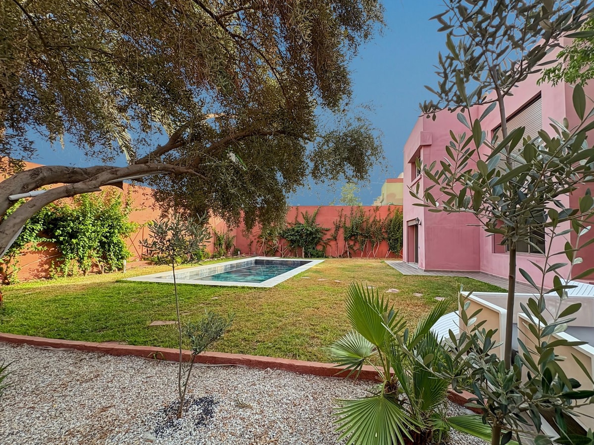 Home in Marrakesh  New  4 bedrooms  4 beds  45 baths