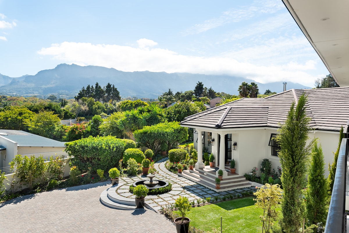 Constantia Manor featured image