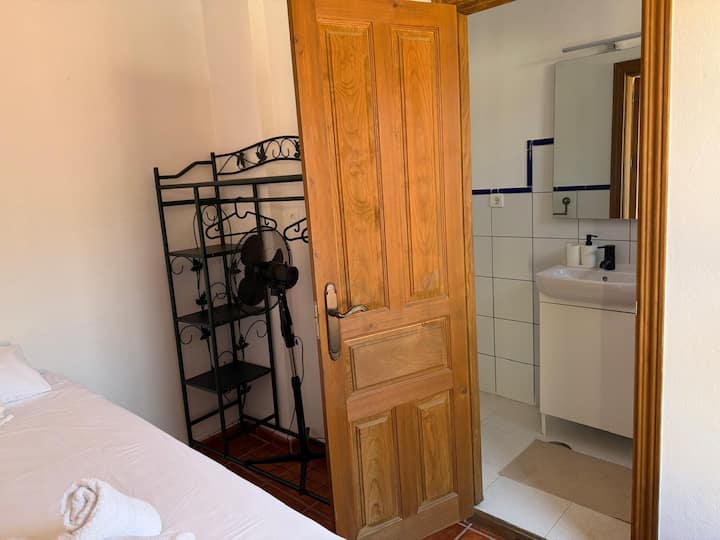 Con baño justo al lado: comodidad total para la pareja
