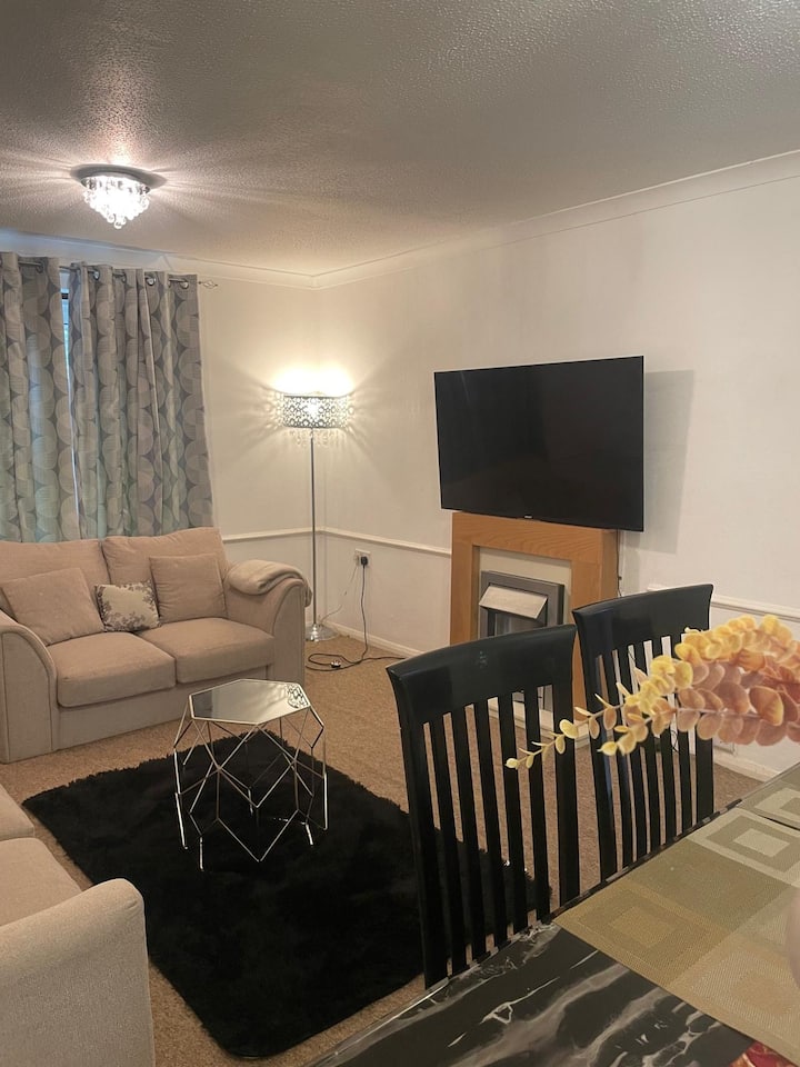 Family-friendly 3-br House Near Amenities & Center - Canterbury