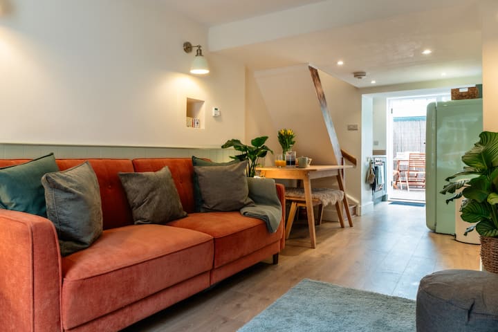 Beautiful One Bedroom Home In Glastonbury - Glastonbury