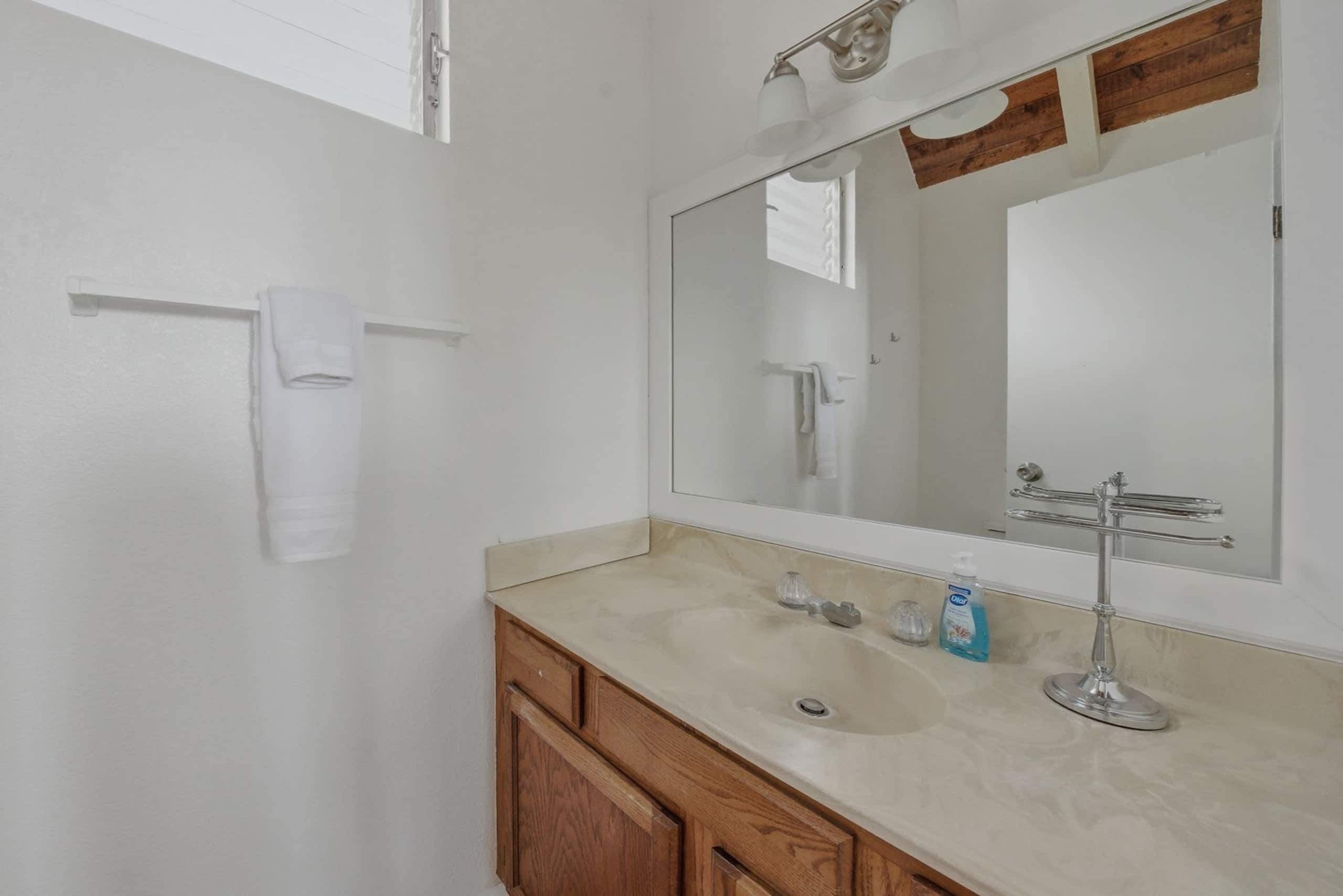 Princeville 2 bdrm 1.5 bath near Hanalei, sleeps 6 - Photo 14