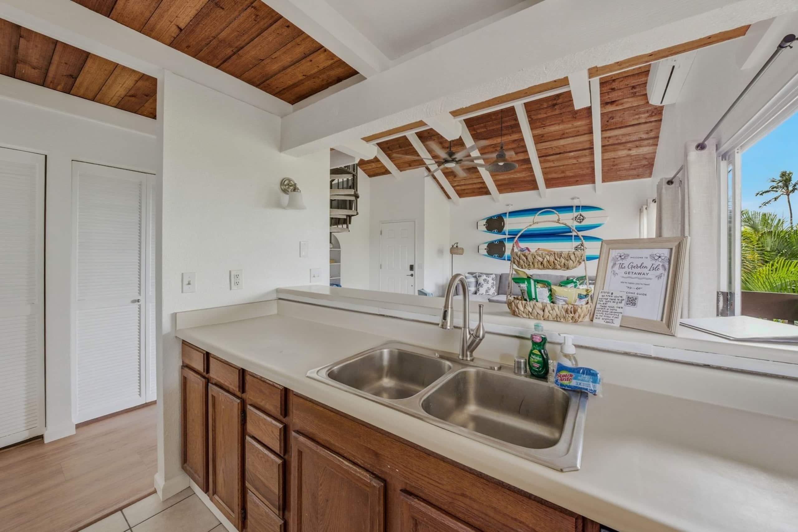 Princeville 2 bdrm 1.5 bath near Hanalei, sleeps 6 - Photo 4