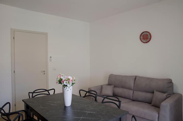 3br Apartment For 8 | 2 Baths•near Beach•elevator - Pozzallo