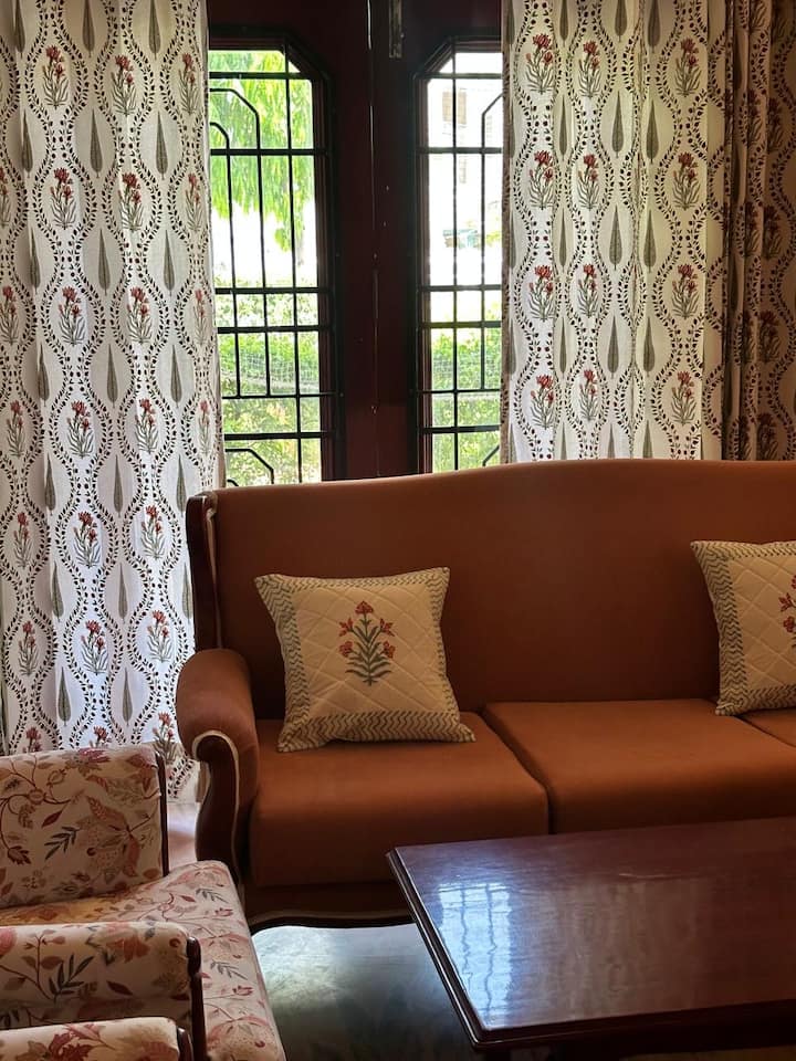 Meetho Mahal |Jacuzzi Villa• 4bhk• Near Hawa Mahal - Jaipur
