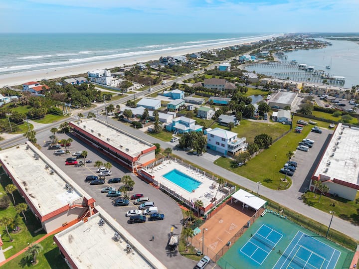 Cute 2-bedroom Condo In Beautiful St. Augustine - Crescent Beach, FL