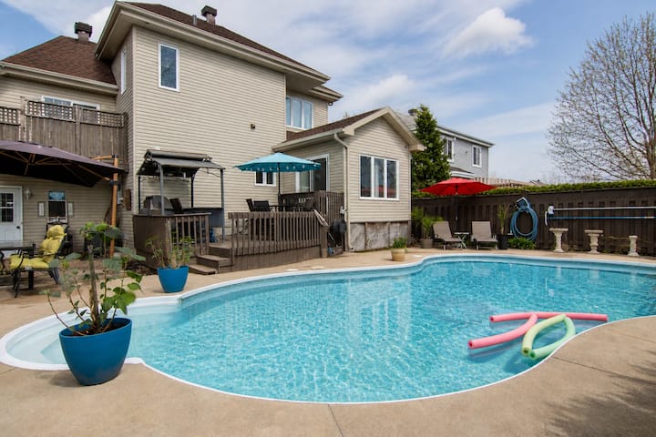 Villa Proche De Montréal | Piscine | 4 Ch | 10 Per - Beloeil