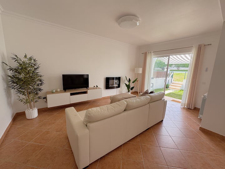 O Seu Refúgio De Férias Com Piscina, Jardim E Bbq - Albufeira
