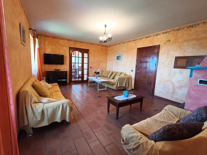 Panoramic Views & Pool Near Lucca – Casa Ciclamino - Toscana