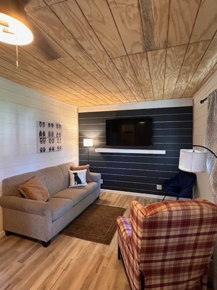 Black Dog Cabin - Lake View, IA
